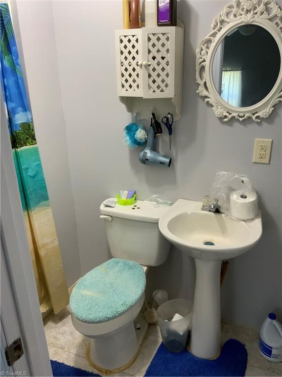 241 Dan River Road Madison, NC 27025 - Photo 16 of 30 Bathroom In Studio