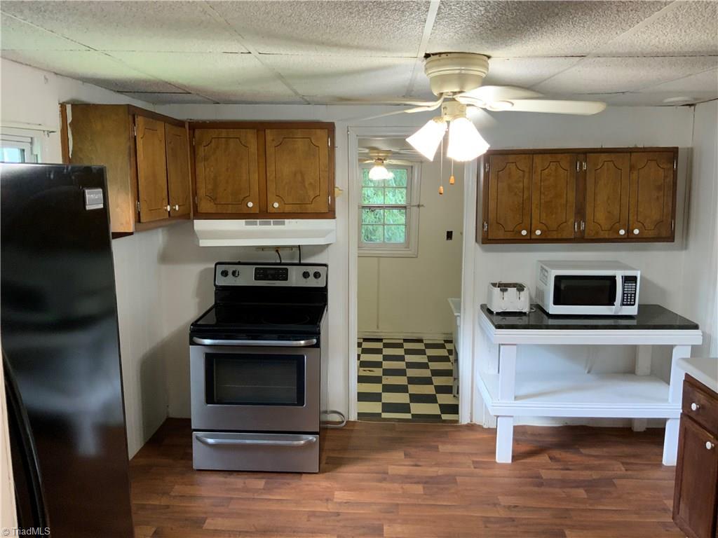 241 Dan River Road Madison, NC 27025 - Photo 10 of 30 Kitchen