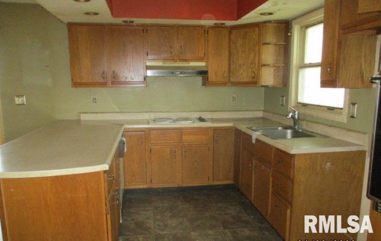 116 North Griffin Street Macomb, IL 61455 - Photo 3 of 8