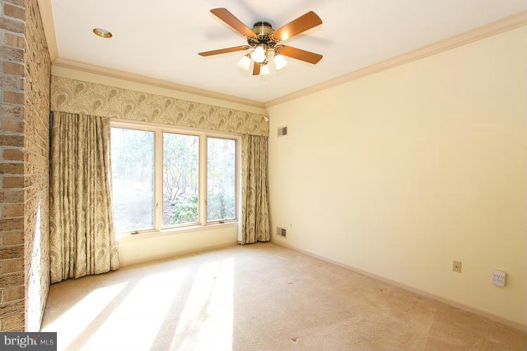 11101 Tara Road Potomac, MD 20854 - Photo 11 of 20 Bedroom