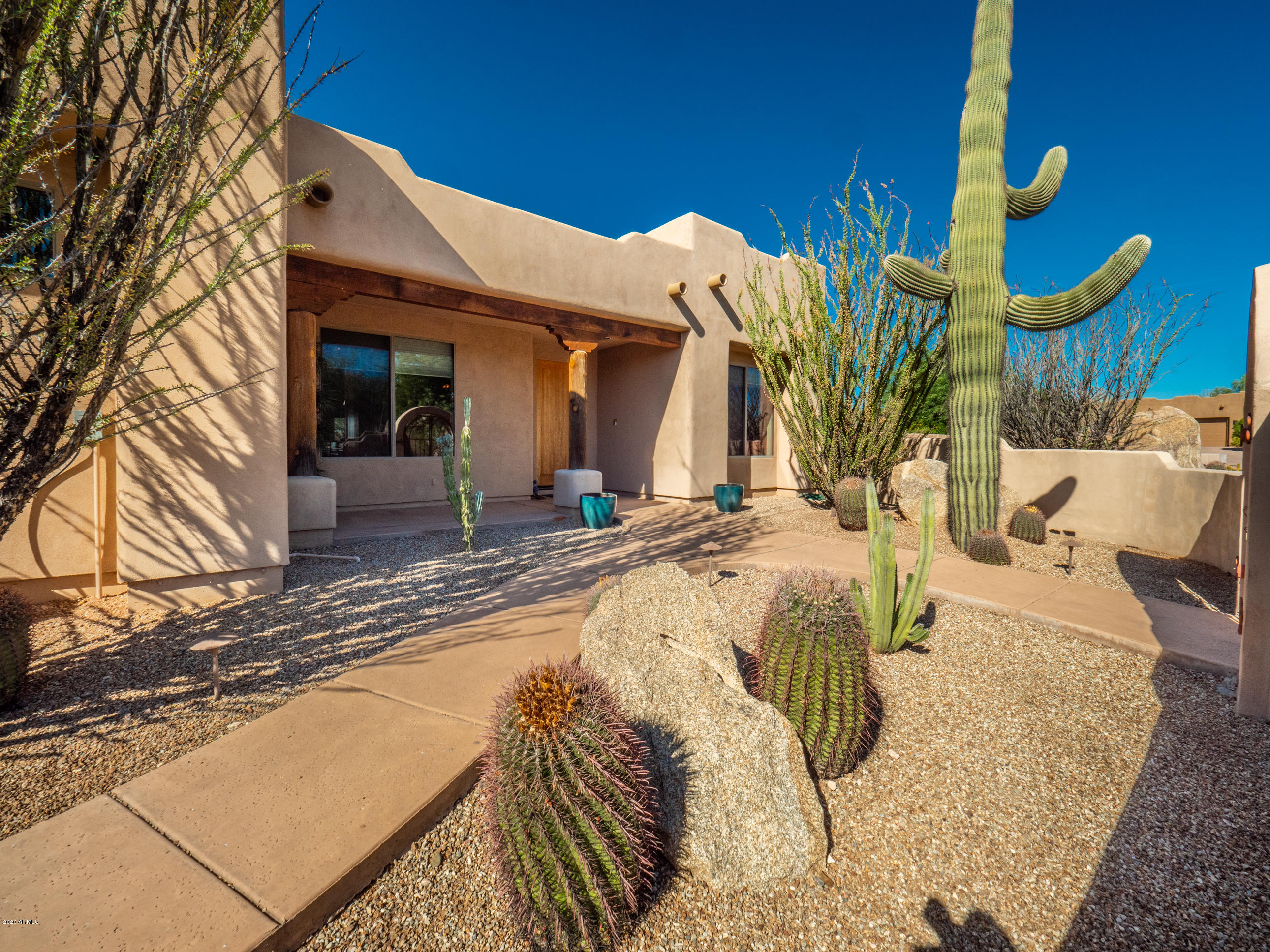 18 East Irvine Road Phoenix, AZ 85086 - Photo 1 of 29 _1466447