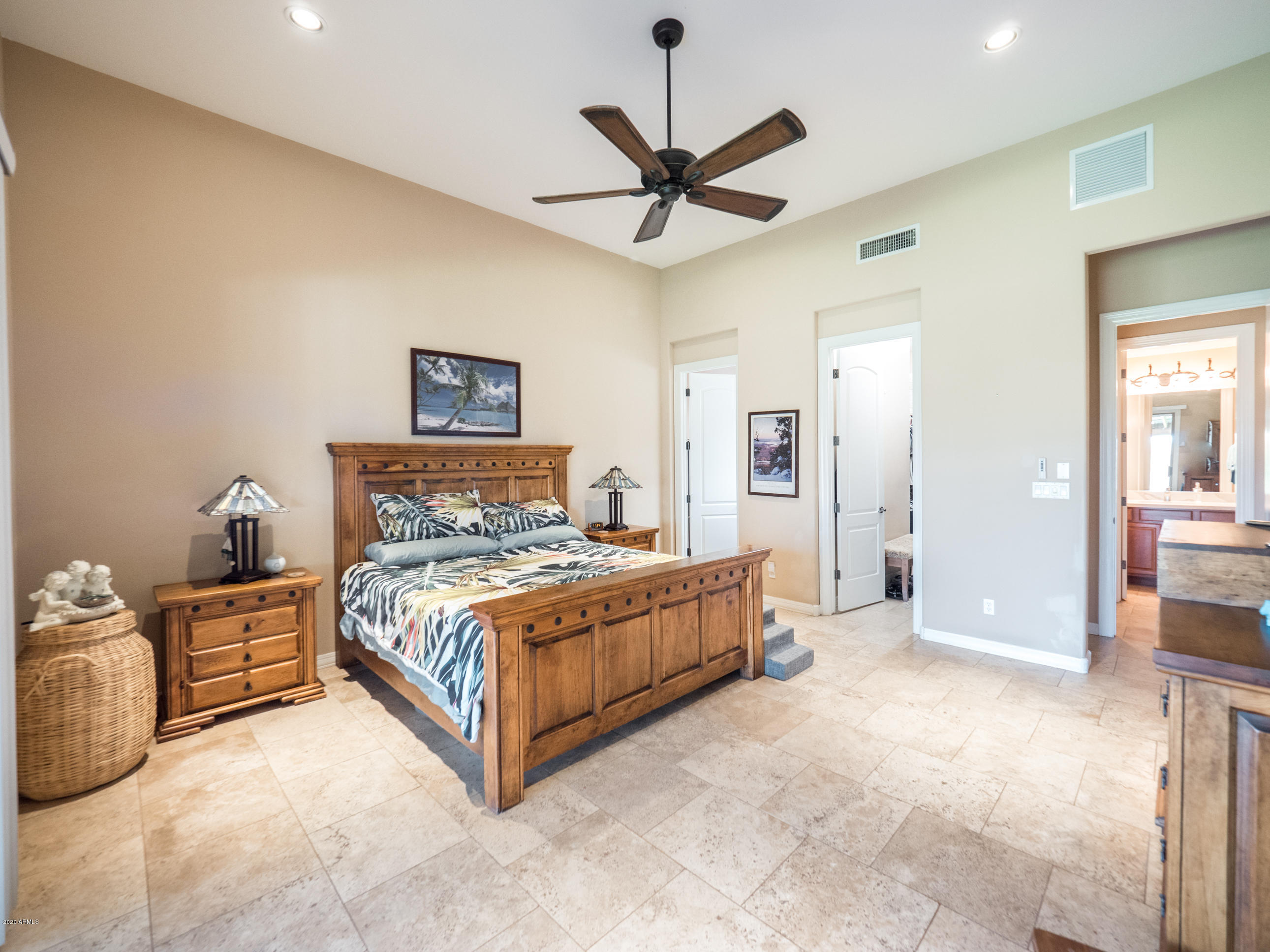18 East Irvine Road Phoenix, AZ 85086 - Photo 17 of 29 _1466489