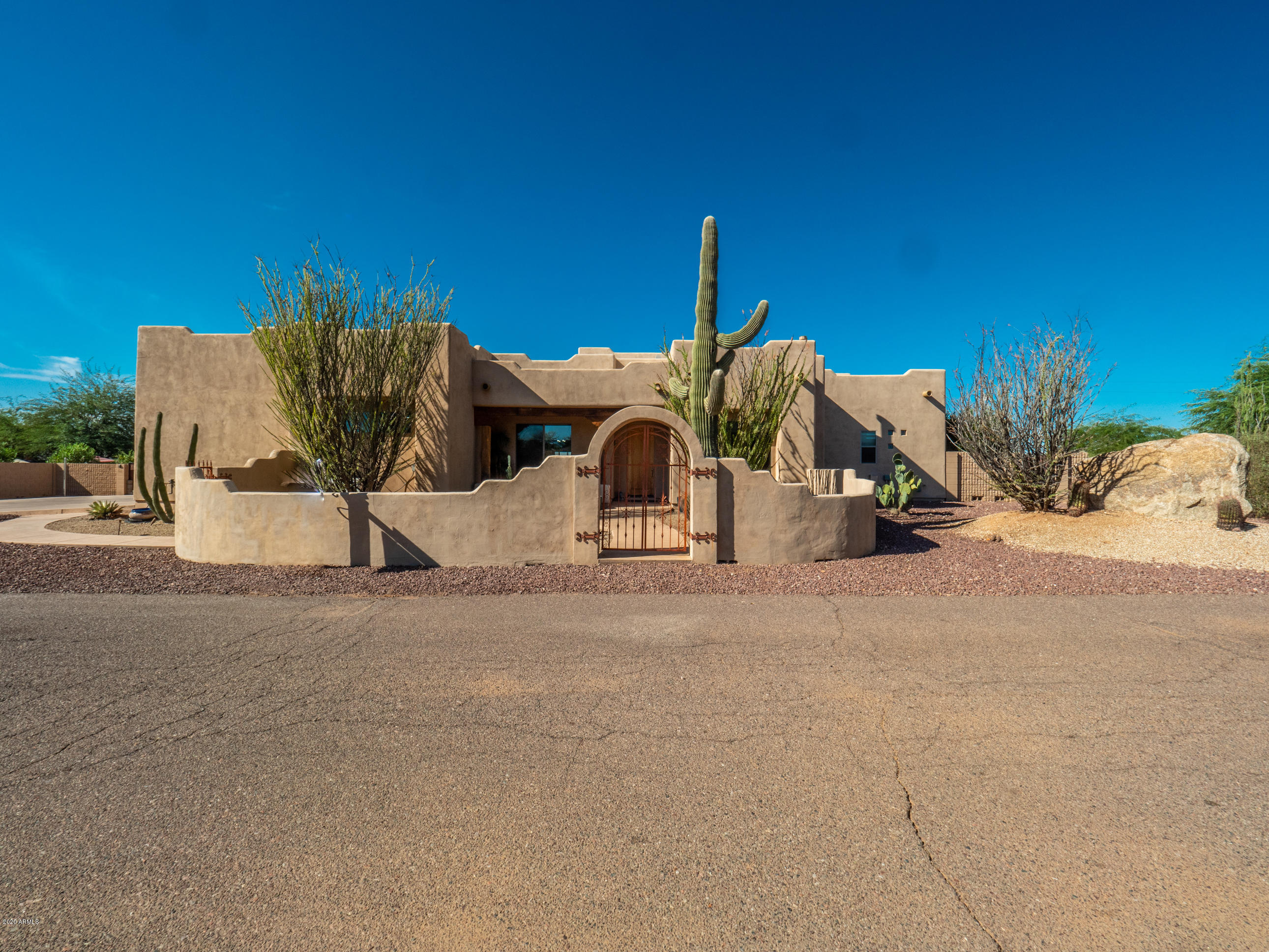 18 East Irvine Road Phoenix, AZ 85086 - Photo 2 of 29 _1466445