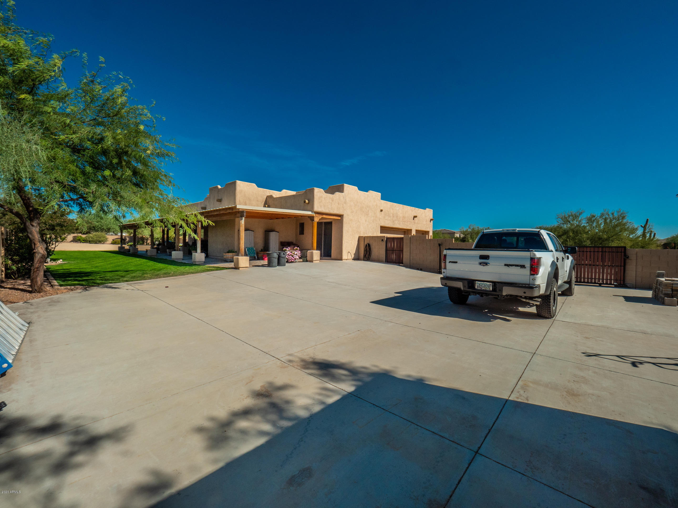 18 East Irvine Road Phoenix, AZ 85086 - Photo 4 of 29 _1466449