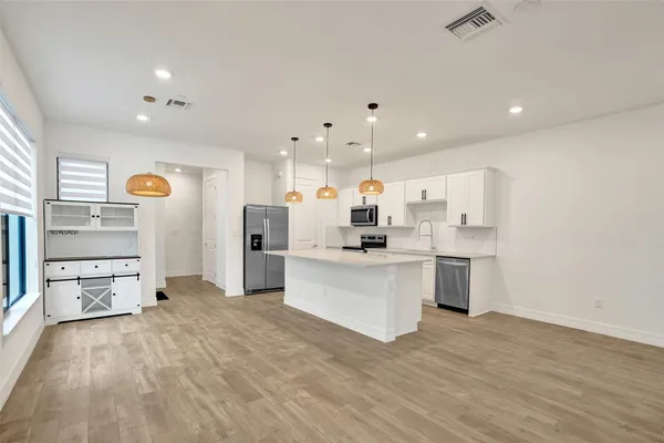 $4,000 | 8355 Northwest 7th Place, Plantation, FL 33324