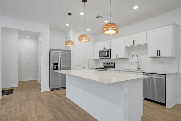 $4,000 | 8355 Northwest 7th Place, Plantation, FL 33324