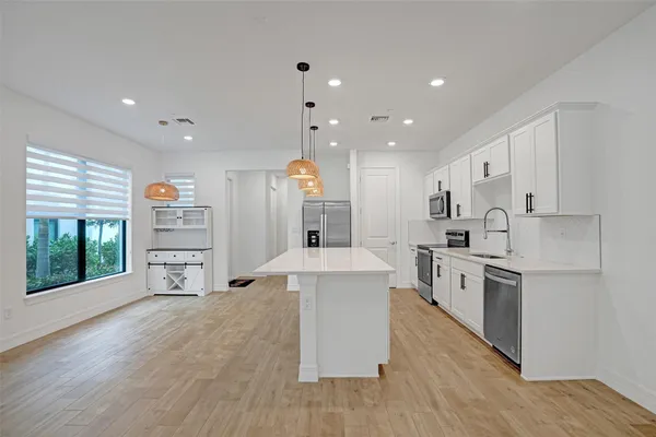 $4,000 | 8355 Northwest 7th Place, Plantation, FL 33324