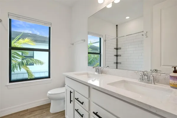 $4,000 | 8355 Northwest 7th Place, Plantation, FL 33324
