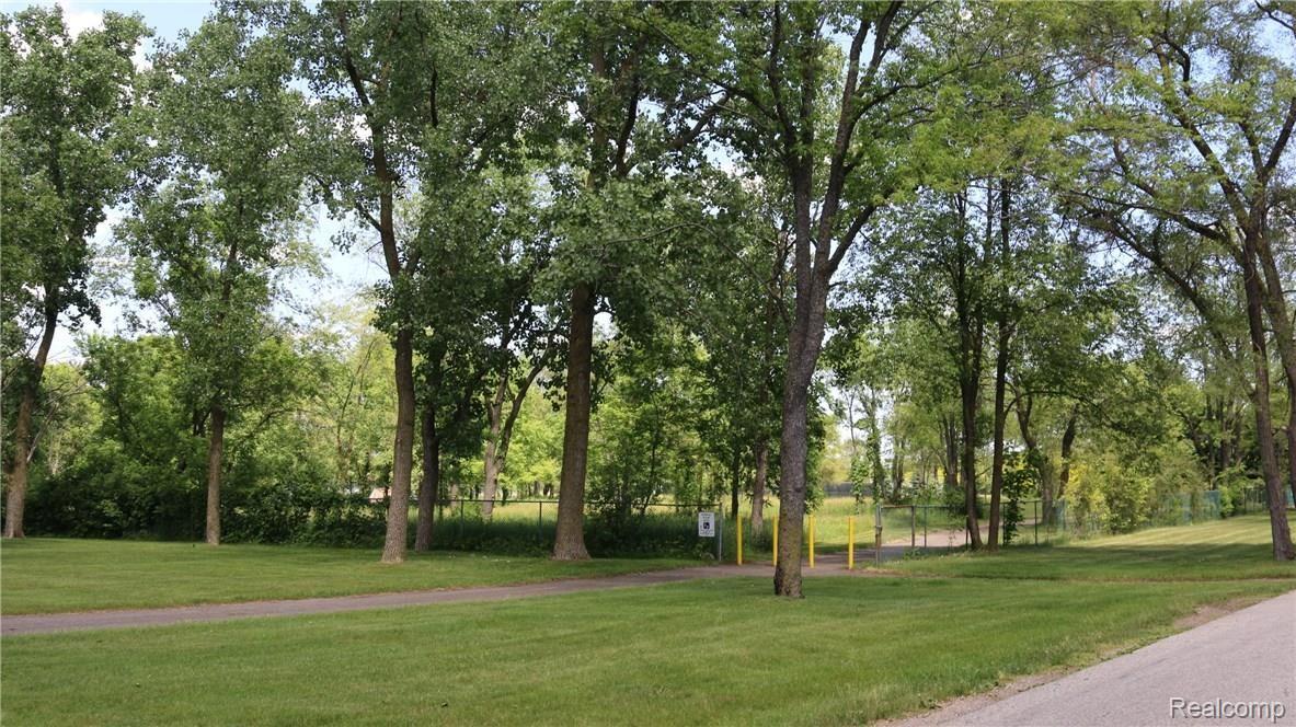 47575 Greenview Road Utica, MI 48317 - Photo 30 of 35 Walk to park Block away with baseball diamonds , Skateboard park, playground, Nature Center and so much more