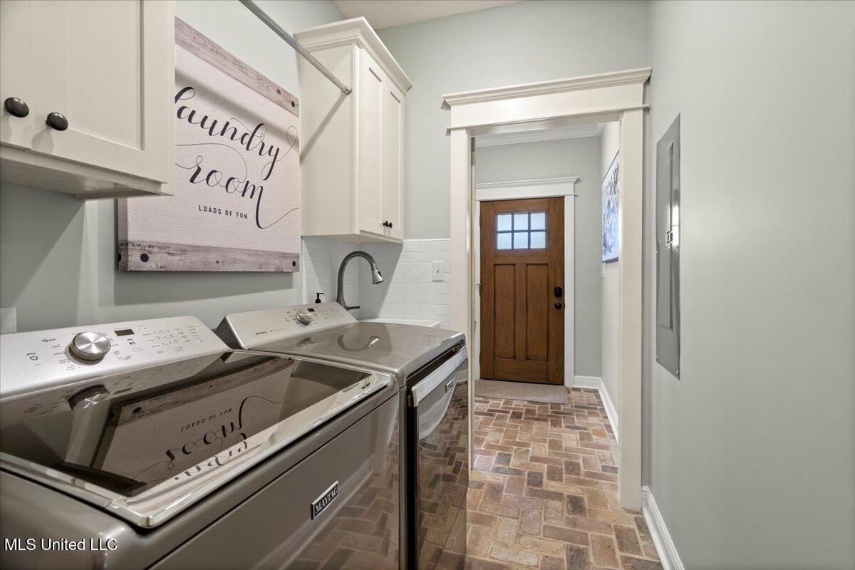 1548 North 7th Avenue Laurel, MS 39440 - Photo 28 of 62 28-Laundry