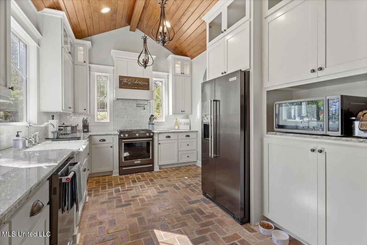 1548 North 7th Avenue Laurel, MS 39440 - Photo 10 of 62 10-Kitchen