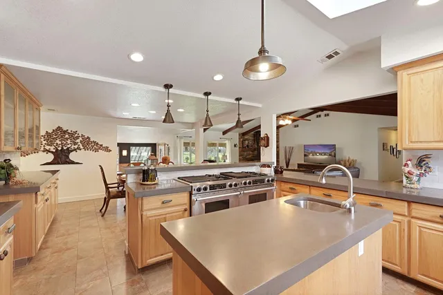 $1,220,000 | 210 Melissa Way, Valley Springs, CA 95252