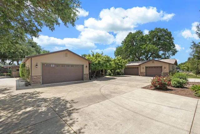 $1,220,000 | 210 Melissa Way, Valley Springs, CA 95252