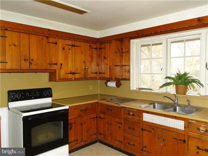 2305 Hillcrest Road Quakertown, PA 18951 - Photo 3 of 20 Gallery Image 3
