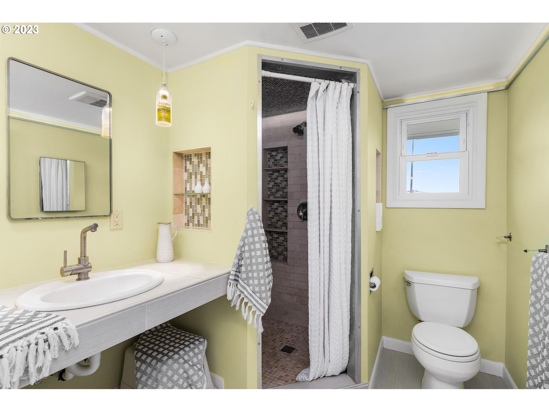 429 North Bridgeton Road, Unit 3 Portland, OR 97217 - Photo 24 of 34 Gallery Image 24