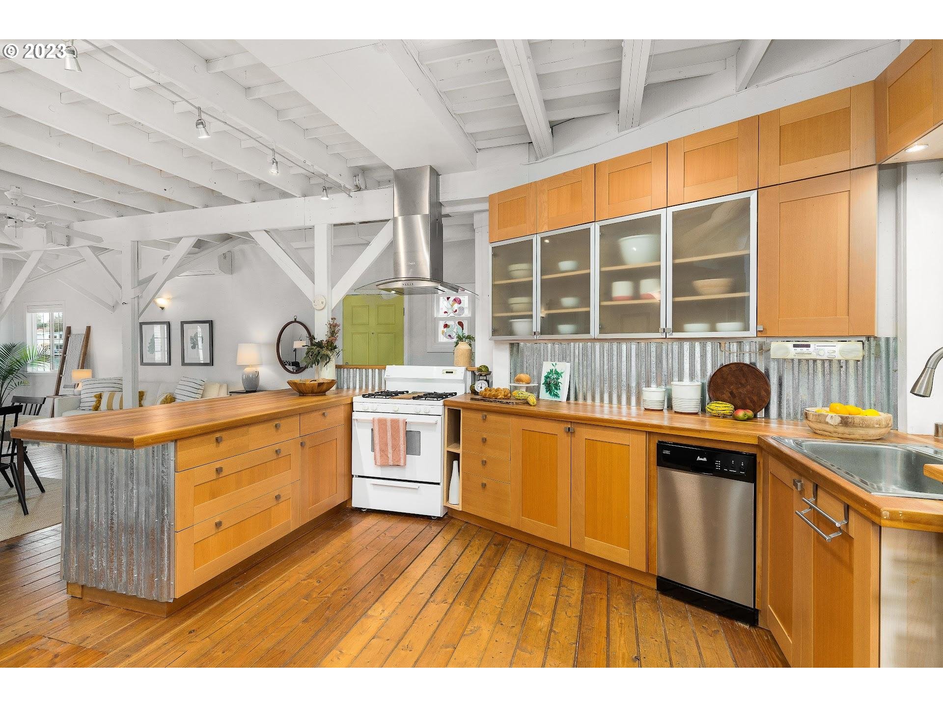 429 North Bridgeton Road, Unit 3 Portland, OR 97217 - Photo 9 of 34 Gallery Image 9