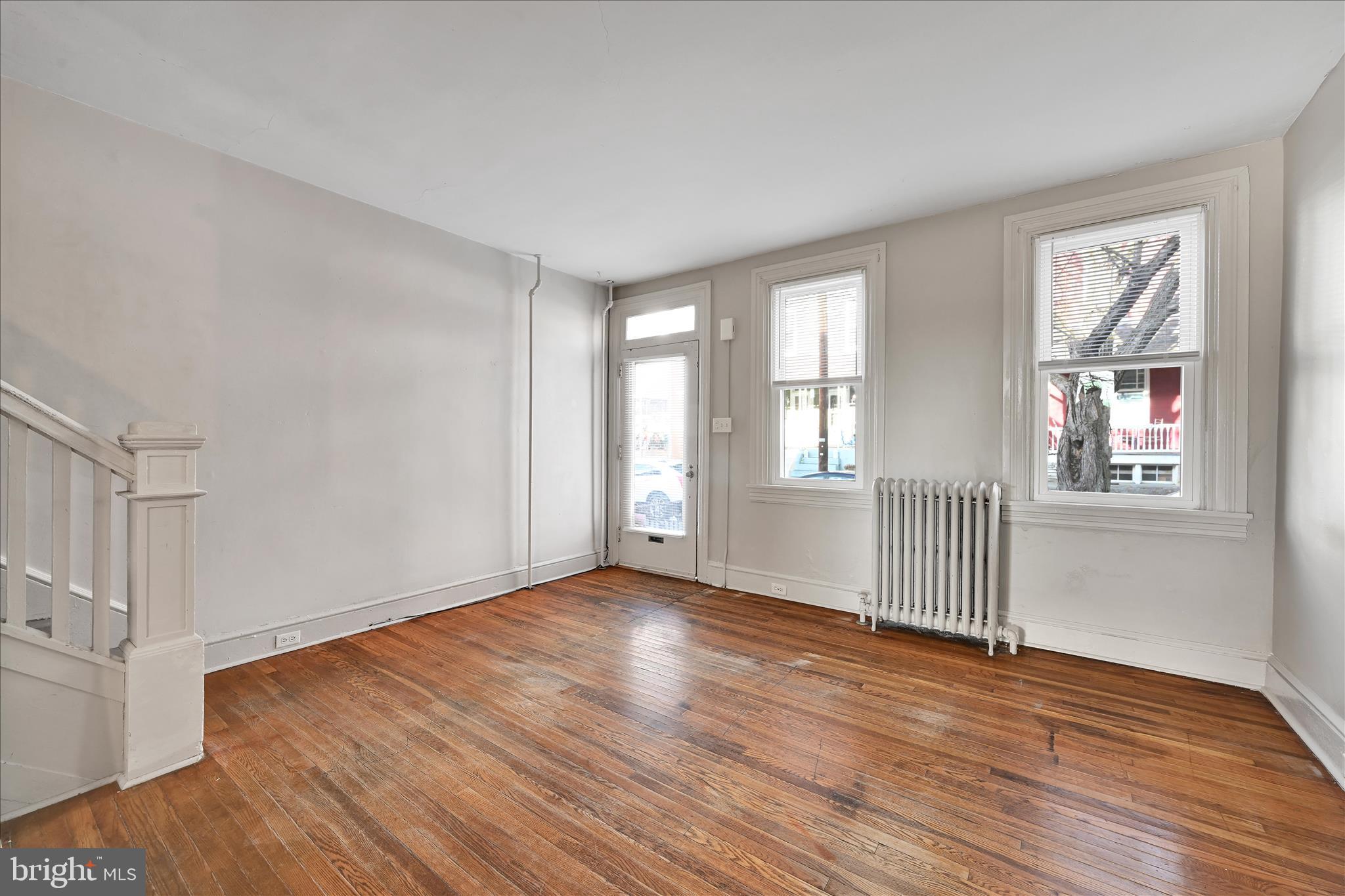 448 Fremont Street Lancaster, PA 17603 - Photo 11 of 49 Living Area