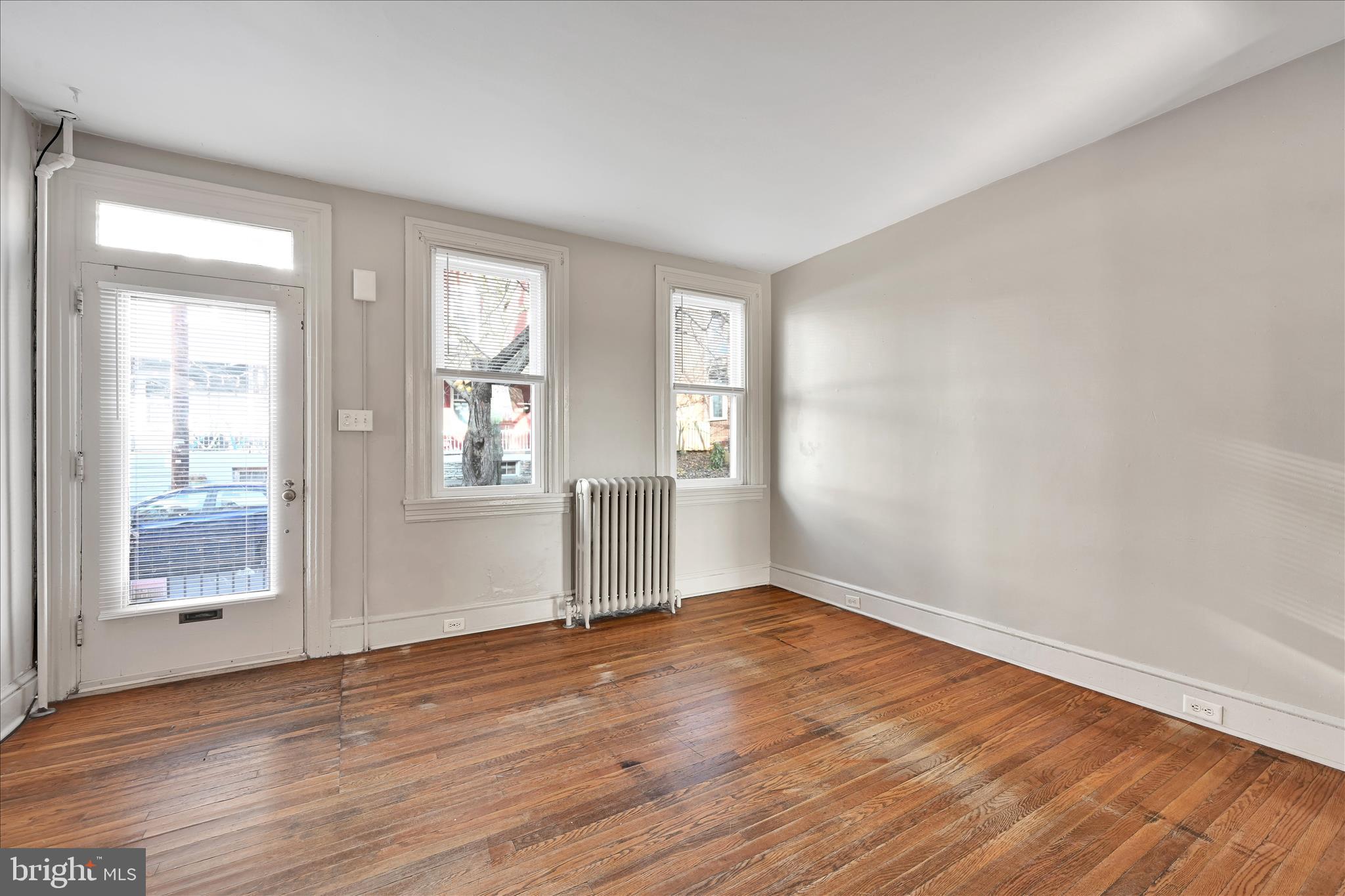 448 Fremont Street Lancaster, PA 17603 - Photo 14 of 49 Living Area