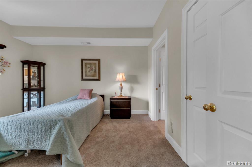 39152 Hayes Road Clinton Township, MI 48038 - Photo 12 of 22
