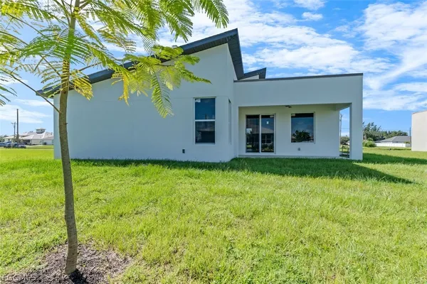 $2,600 | 1831 Embers Parkway West, Cape Coral, FL 33993