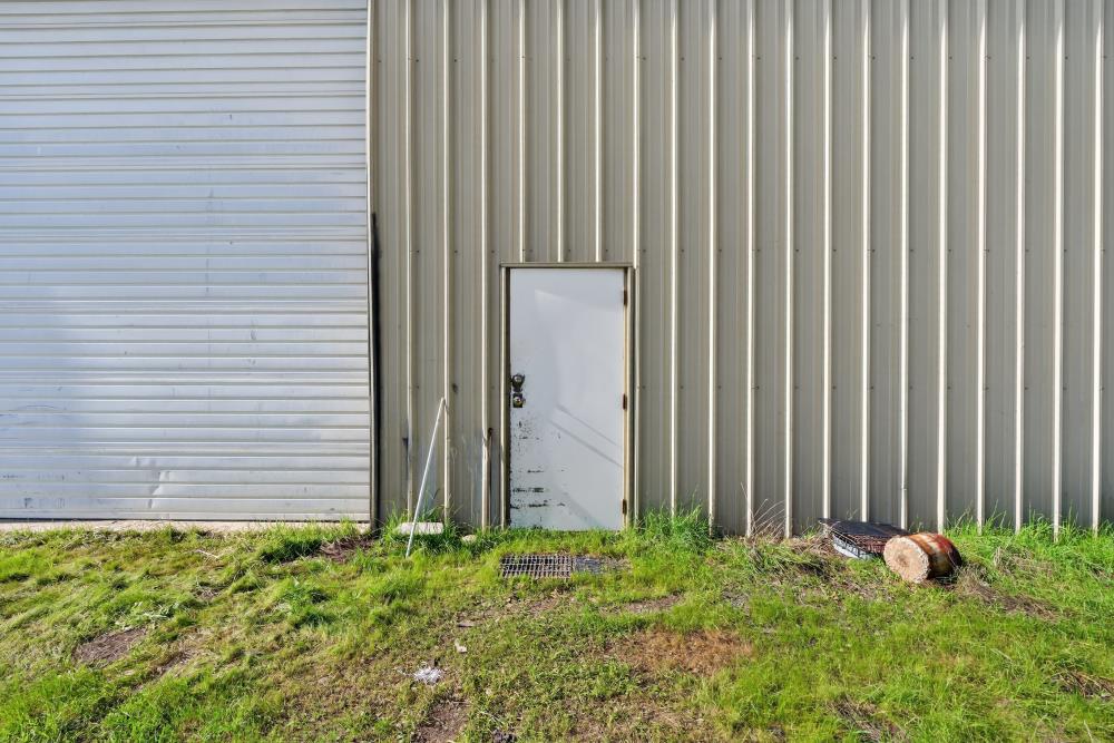 12600 Clay Station Road Herald, CA 95638 - Photo 11 of 31 a view of a backyard with pathway