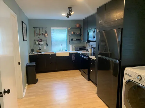 $1,300 | 6241 Wheaton Drive, Unit B, Fort Worth, TX 76133