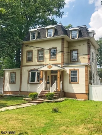 $1,800 | 227 East 3rd Avenue, Unit 3, Roselle, NJ 07203