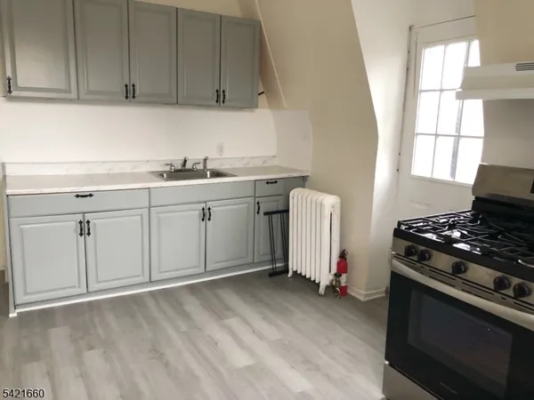 $1,800 | 227 East 3rd Avenue, Unit 3, Roselle, NJ 07203