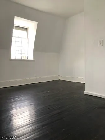 $1,800 | 227 East 3rd Avenue, Unit 3, Roselle, NJ 07203