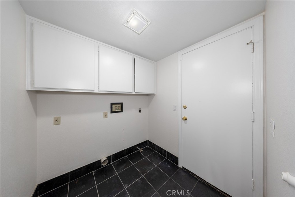 30030 Corte Cantera Temecula, CA 92591 - Photo 22 of 41 Laundry Room