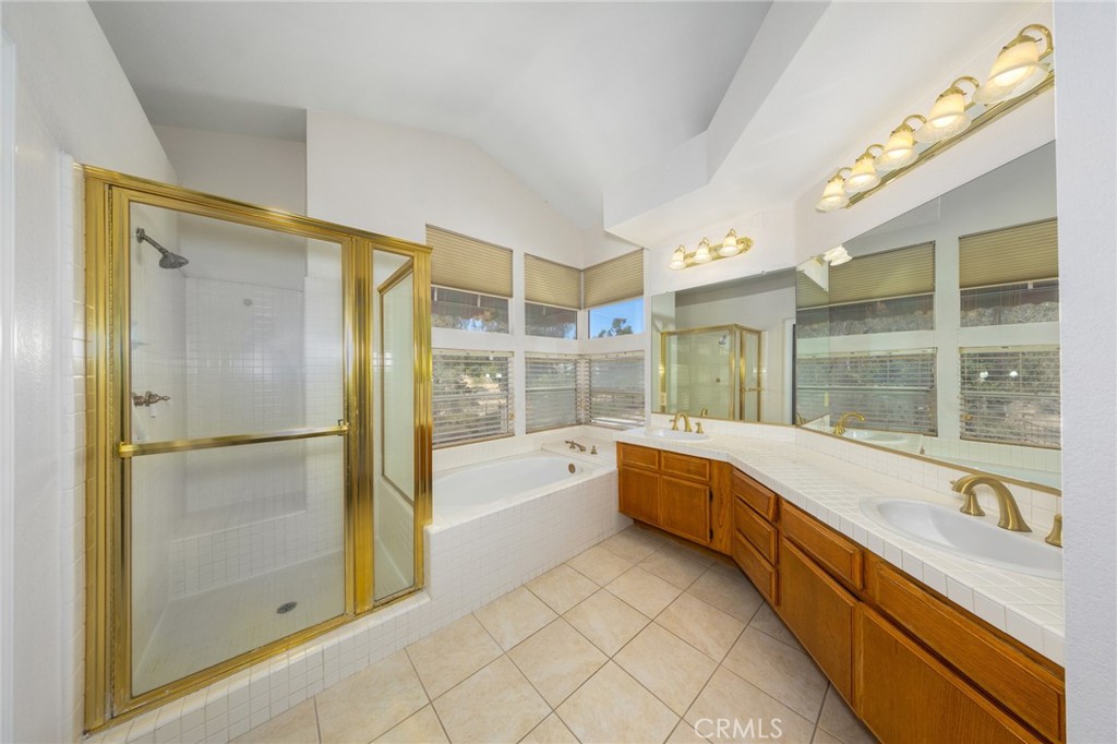 30030 Corte Cantera Temecula, CA 92591 - Photo 30 of 41 Master Bathroom 1