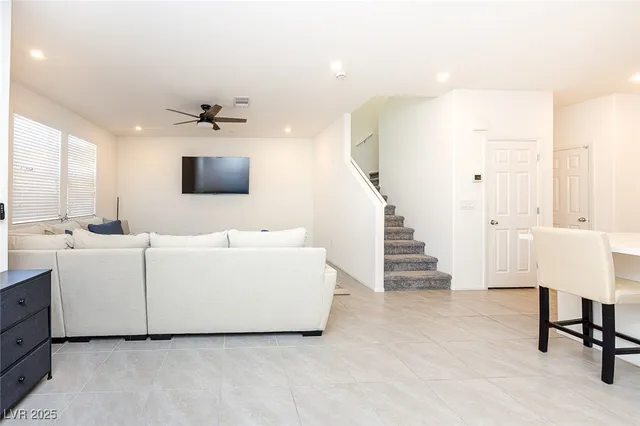 $2,000 | 1155 Tektite Avenue, Henderson, NV 89011