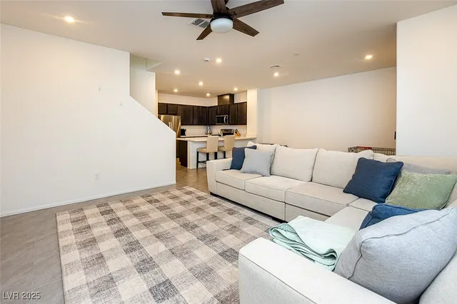 $2,000 | 1155 Tektite Avenue, Henderson, NV 89011