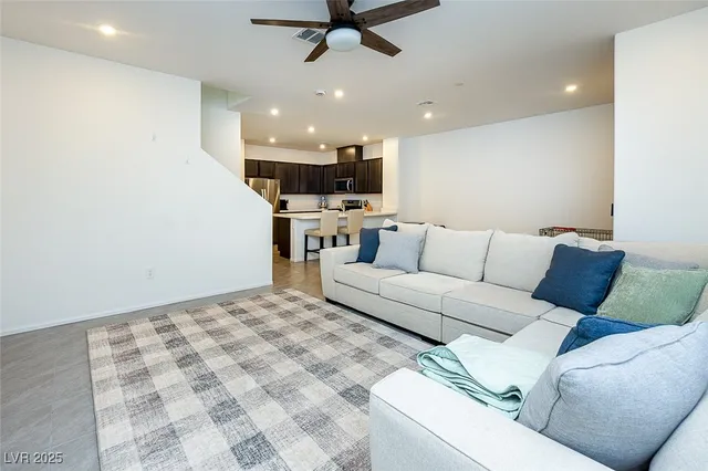 $2,000 | 1155 Tektite Avenue, Henderson, NV 89011