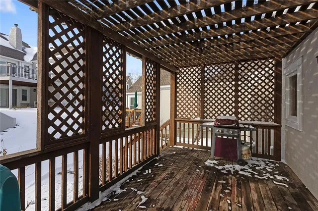 $279,000 | 9614 Northeast Cherry Court, Kansas City, MO 64155