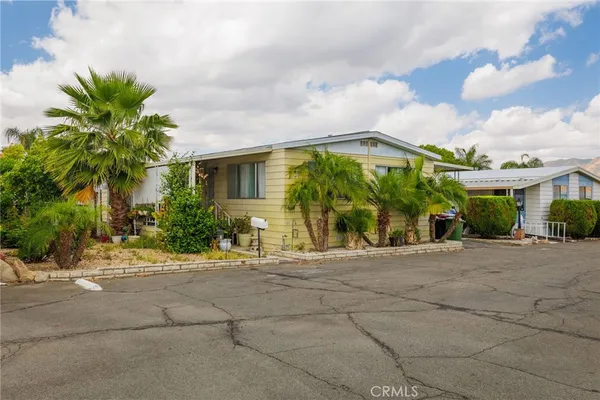 $65,000 | 881 North Lake Street, Unit 219, Hemet, CA 92544