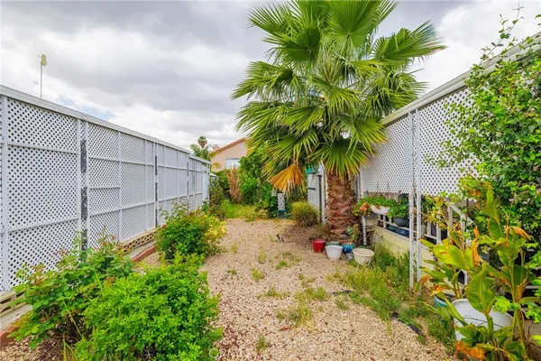 $65,000 | 881 North Lake Street, Unit 219, Hemet, CA 92544