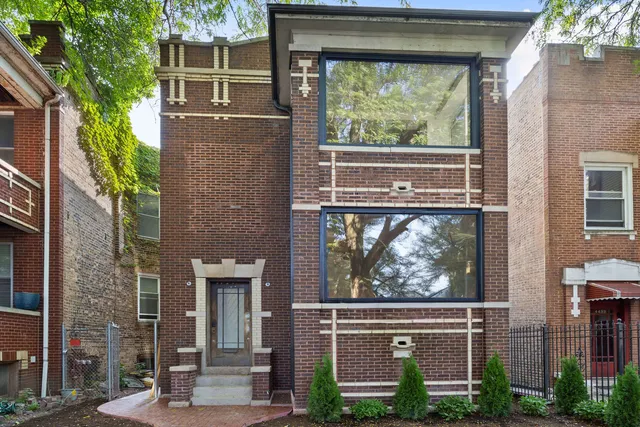$1,399,950 | 4437 North Whipple Street, Chicago, IL 60625