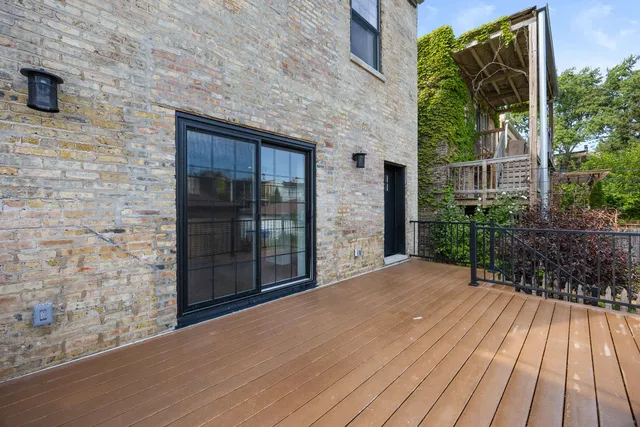 $1,399,950 | 4437 North Whipple Street, Chicago, IL 60625