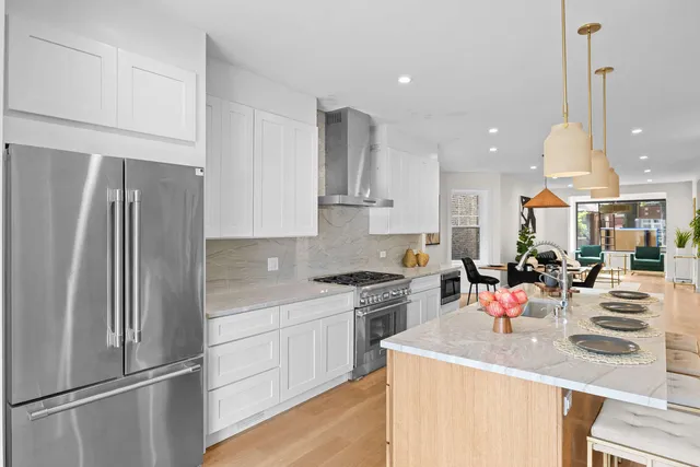 $1,399,950 | 4437 North Whipple Street, Chicago, IL 60625