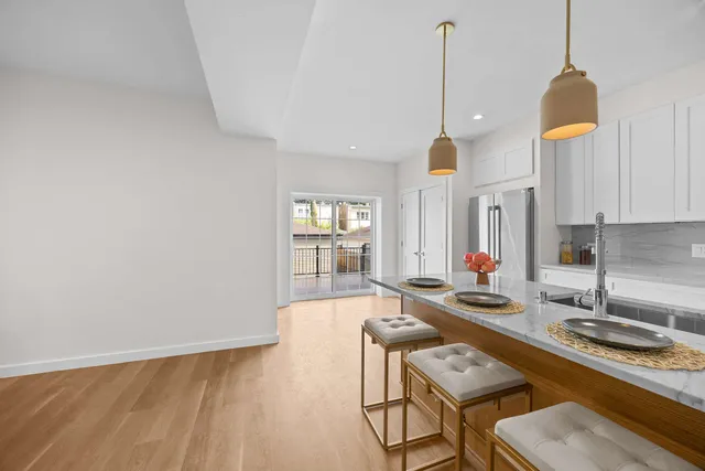 $1,399,950 | 4437 North Whipple Street, Chicago, IL 60625