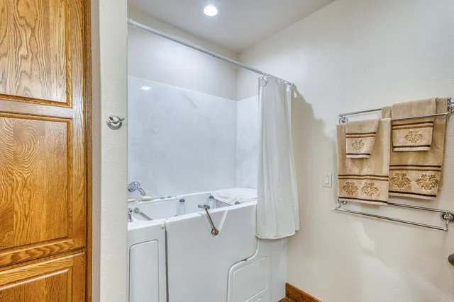 $1,150,000 | 5020 County Road 252, Bertram, TX 78605