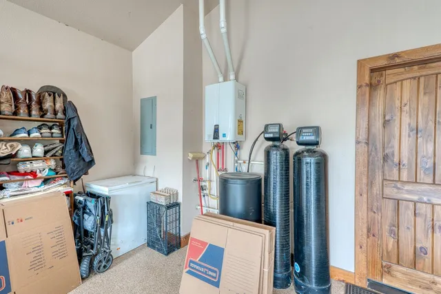 $1,150,000 | 5020 County Road 252, Bertram, TX 78605