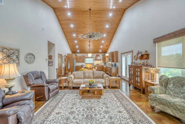 $1,150,000 | 5020 County Road 252, Bertram, TX 78605