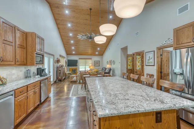 $1,150,000 | 5020 County Road 252, Bertram, TX 78605