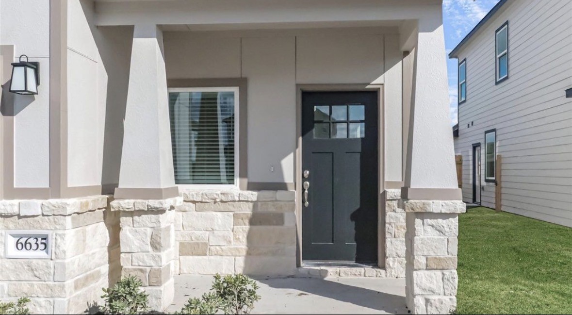 6634 Escondido Drive Rosharon, TX 77583 - Photo 2 of 11