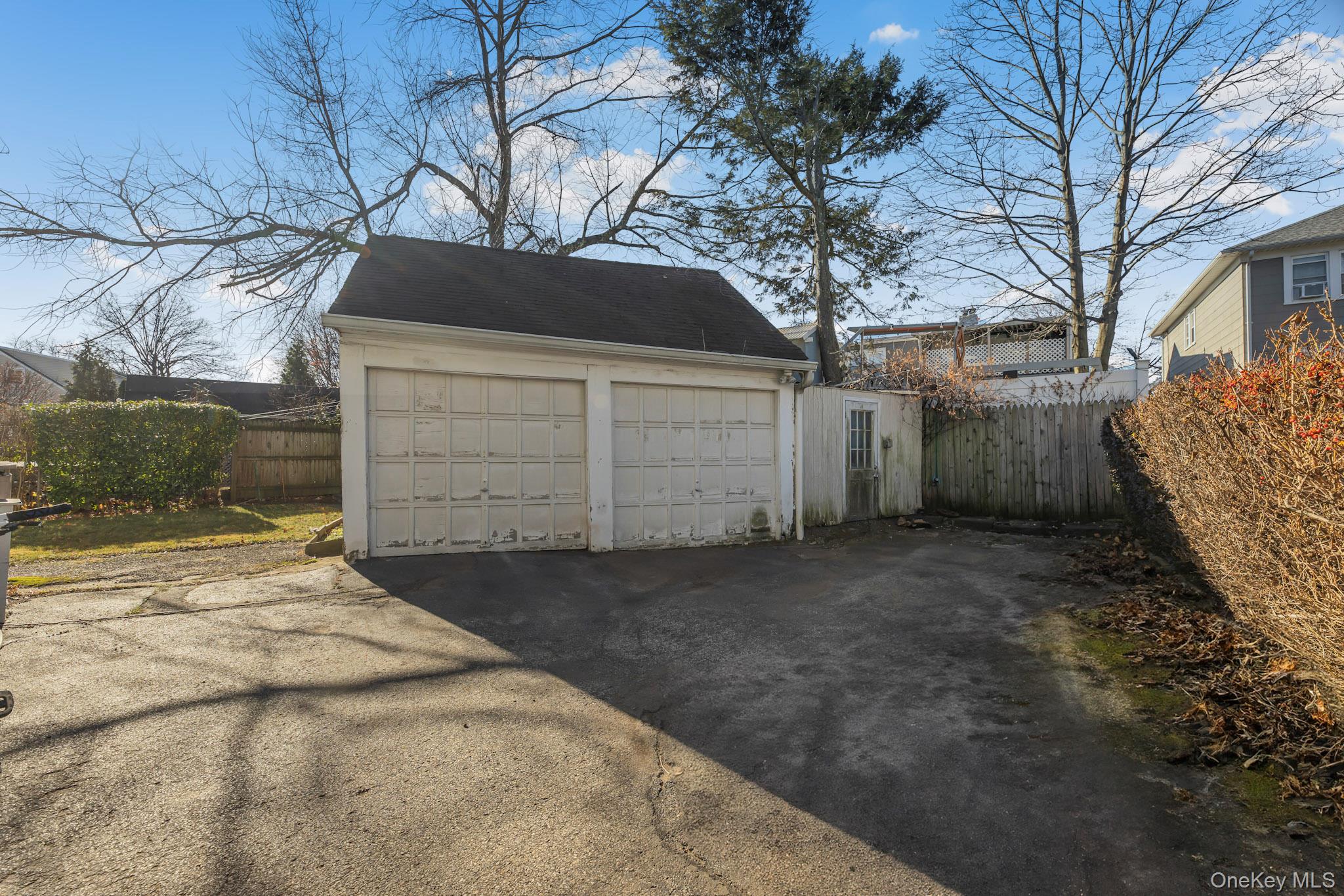 168 Stephenson Boulevard New Rochelle, NY 10801 - Photo 5 of 21 View of detached garage