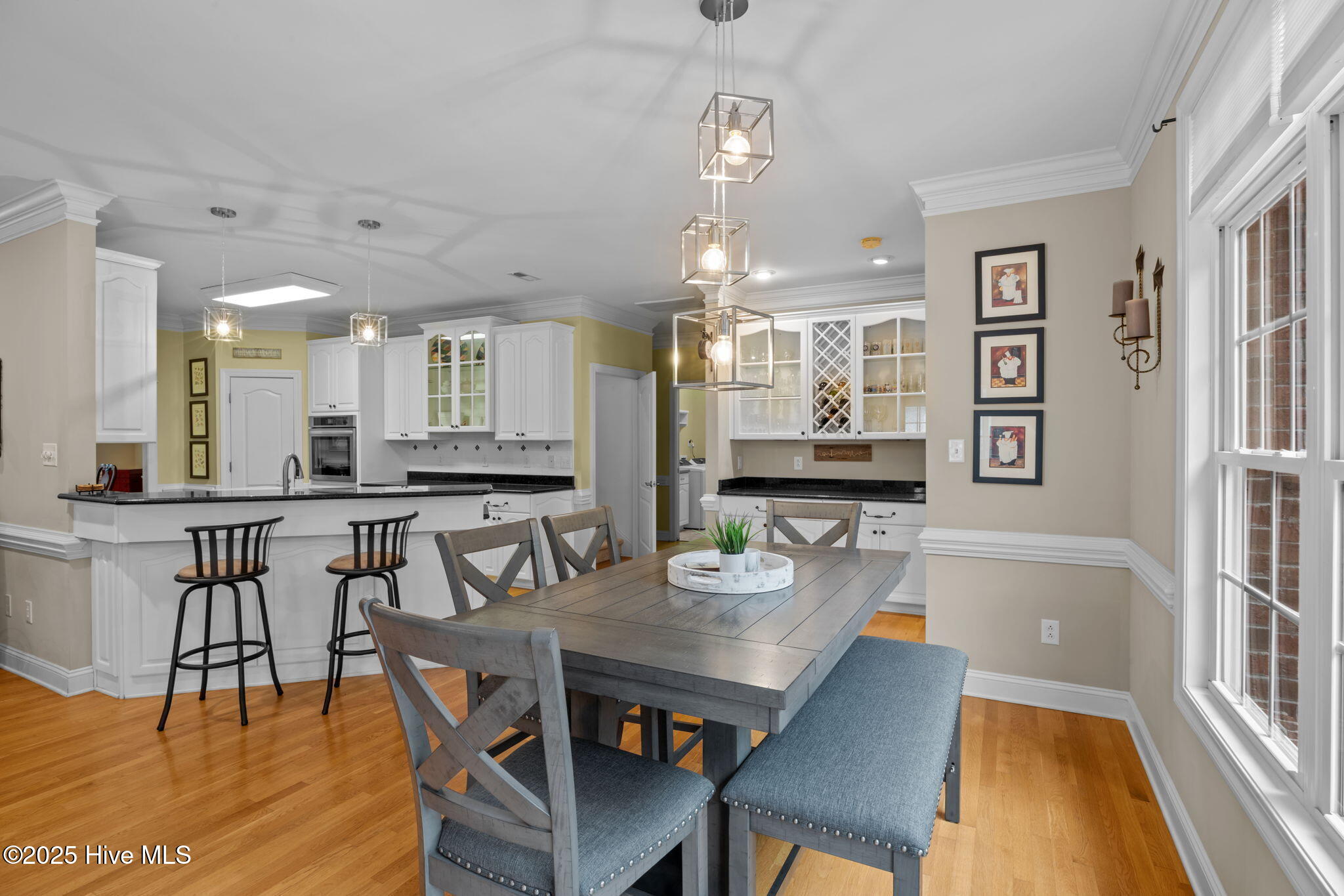 108 Friburg Road New Bern, NC 28562 - Photo 12 of 50 eat in kitchen and dry bar area