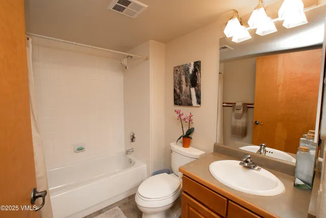 $1,100,000 | 40 River Pines Court, Unit B307, Edwards, CO 81632