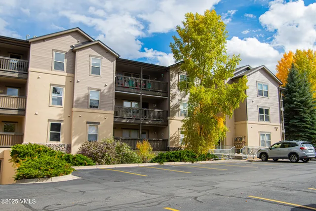 $1,100,000 | 40 River Pines Court, Unit B307, Edwards, CO 81632